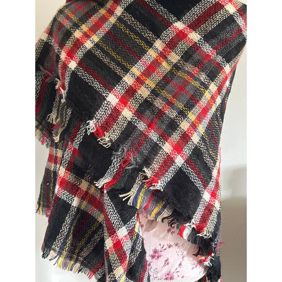 Plaid scarf wrap black red white cream large - Picture 2 of 4